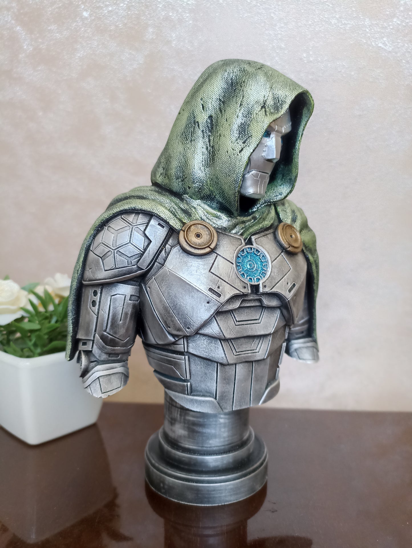 Dr. Doom Bust, Iron Doom Figure