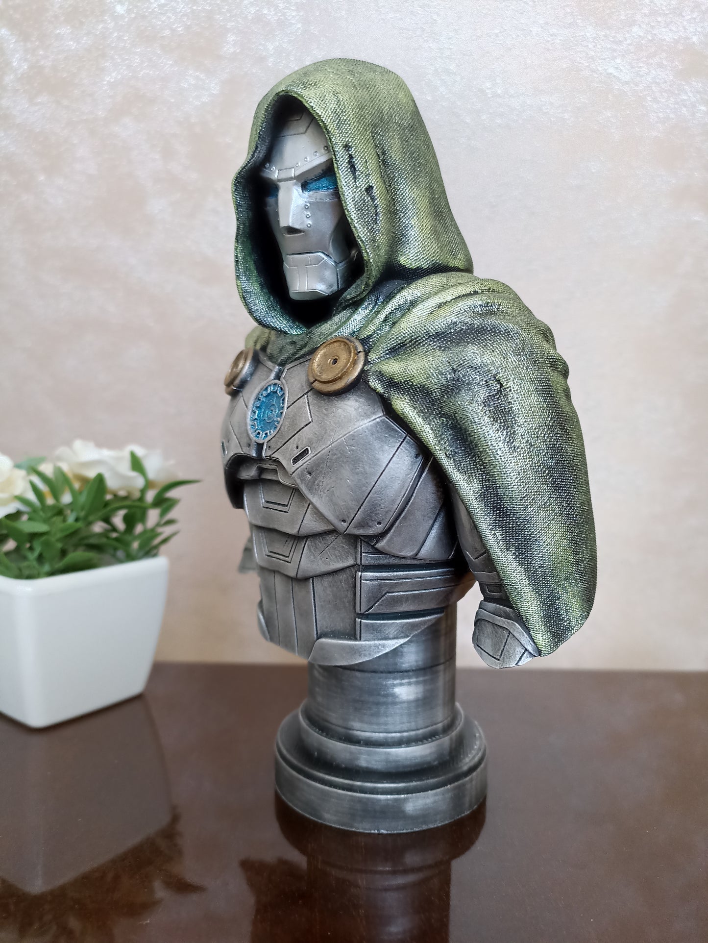 Dr. Doom Bust, Iron Doom Figure