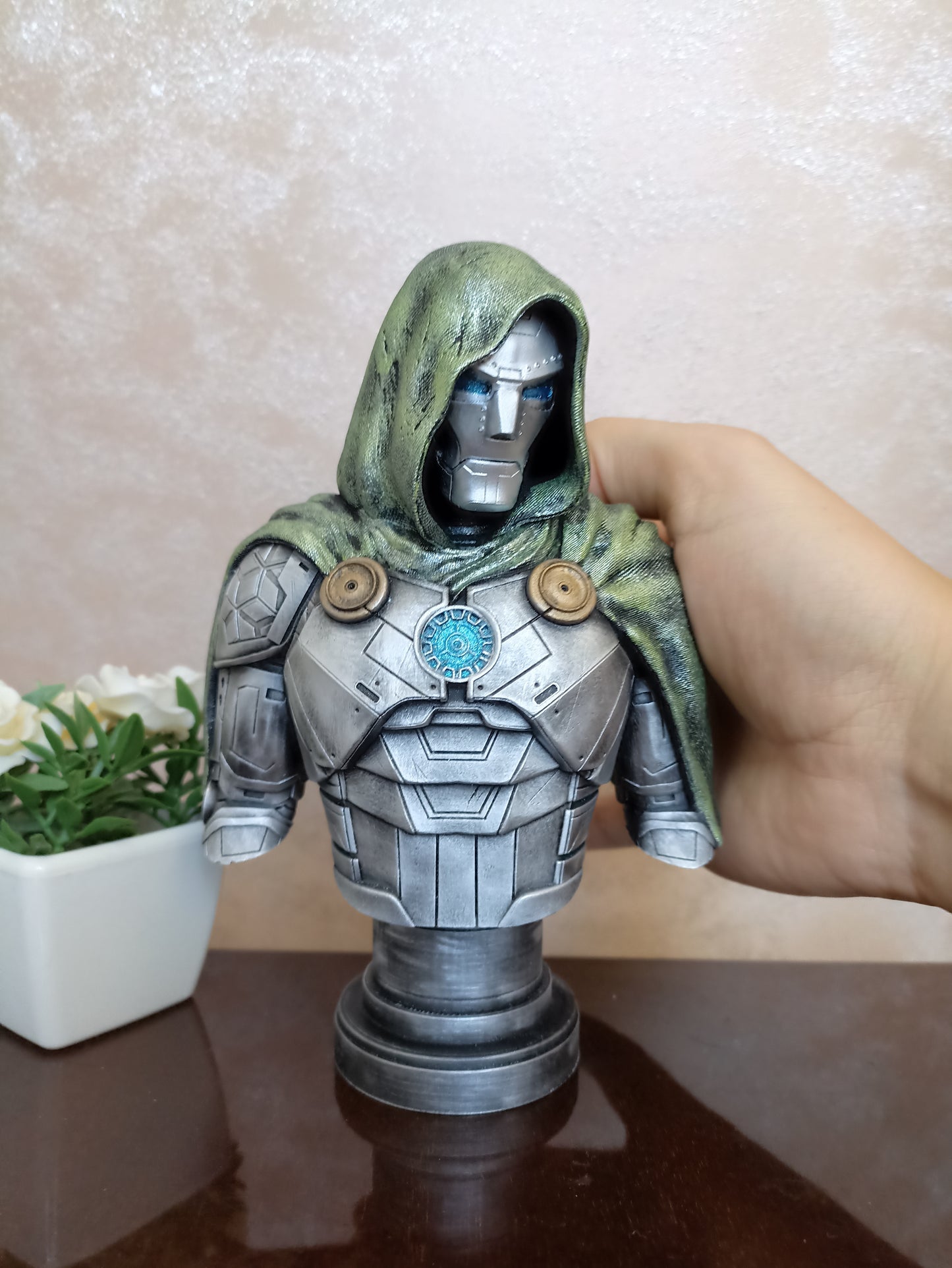 Dr. Doom Bust, Iron Doom Figure