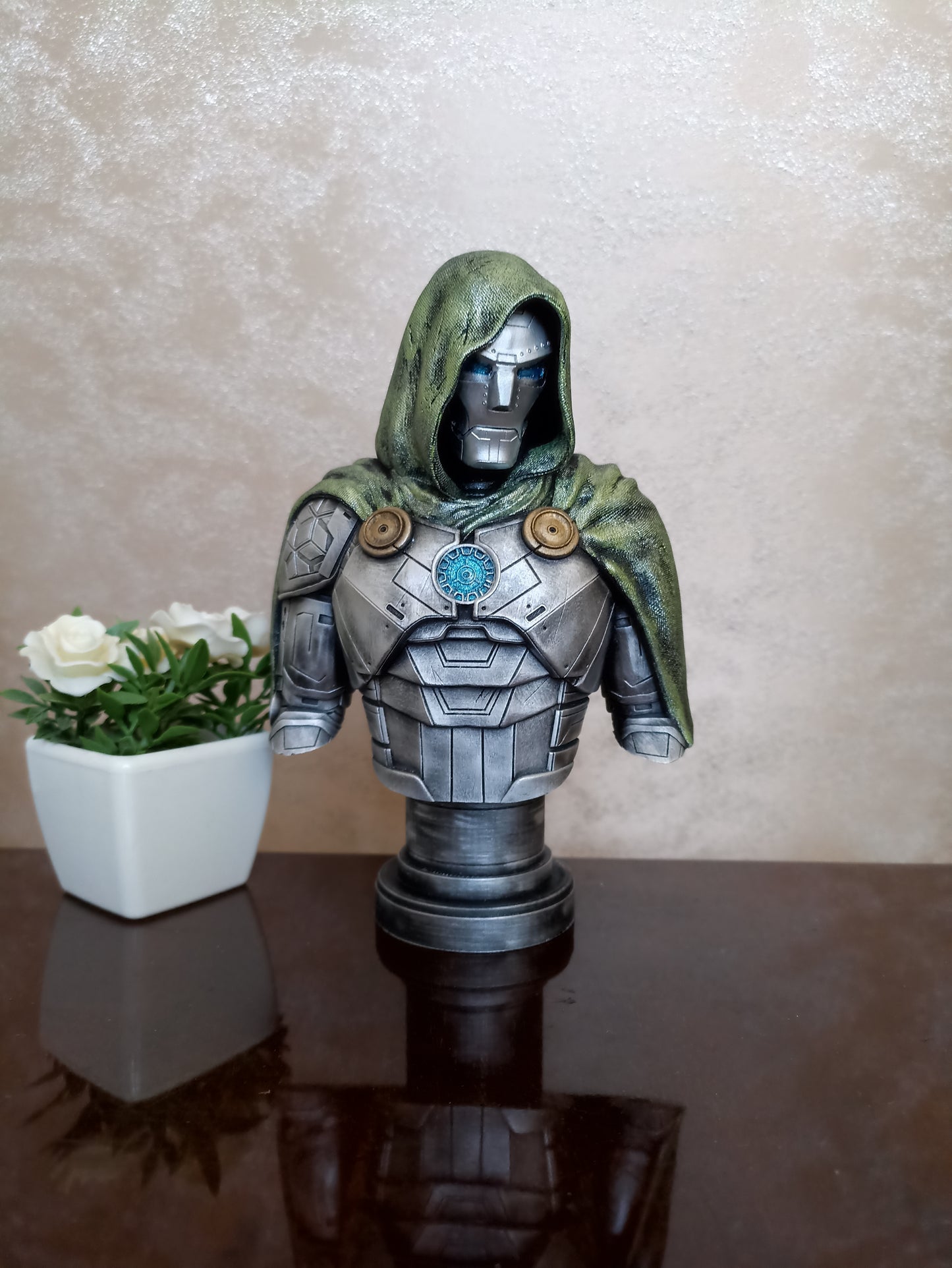 Dr. Doom Bust, Iron Doom Figure