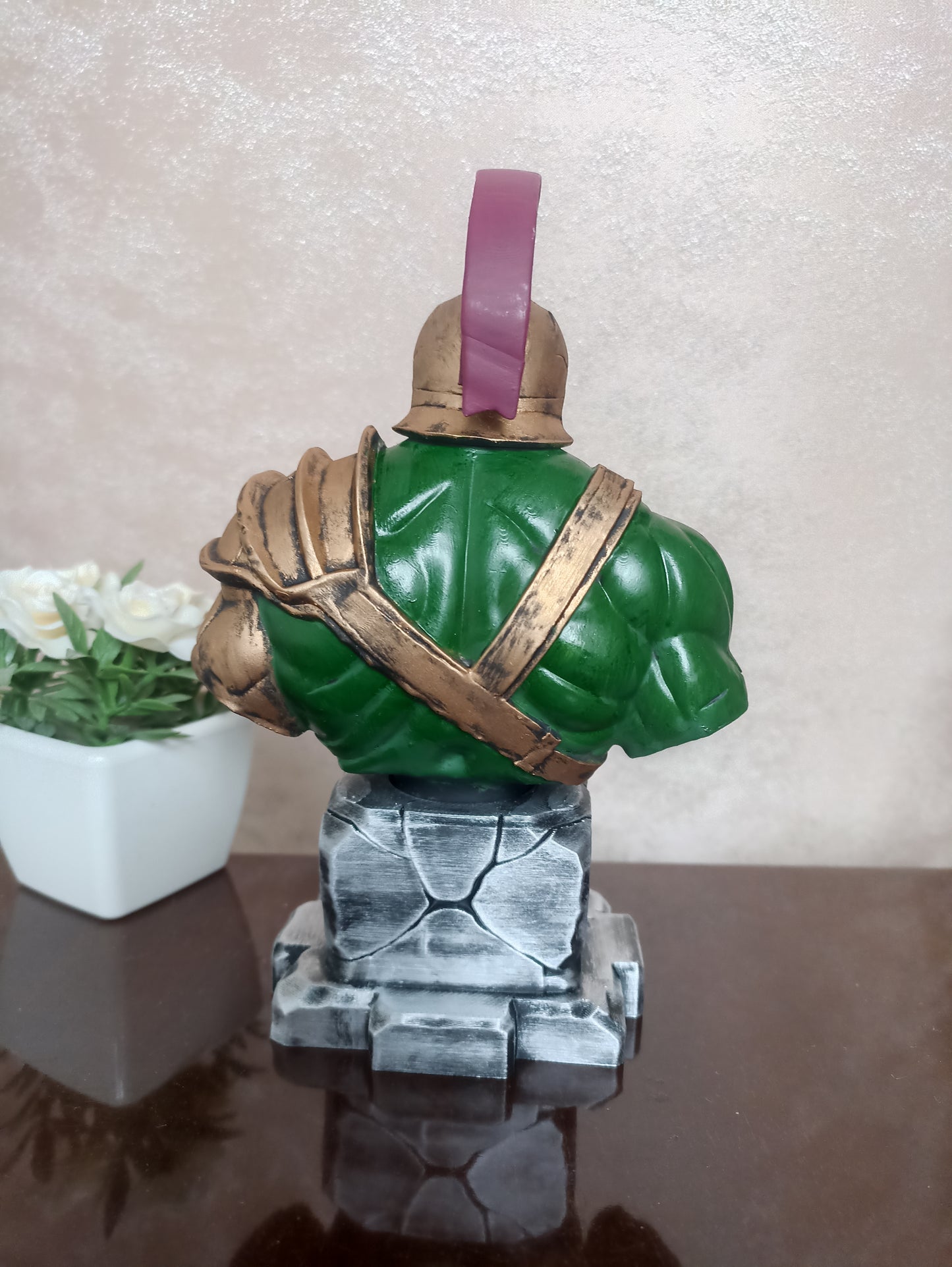  Planet Hulk resin statue display, Marvel fan art collector desk decoration gift