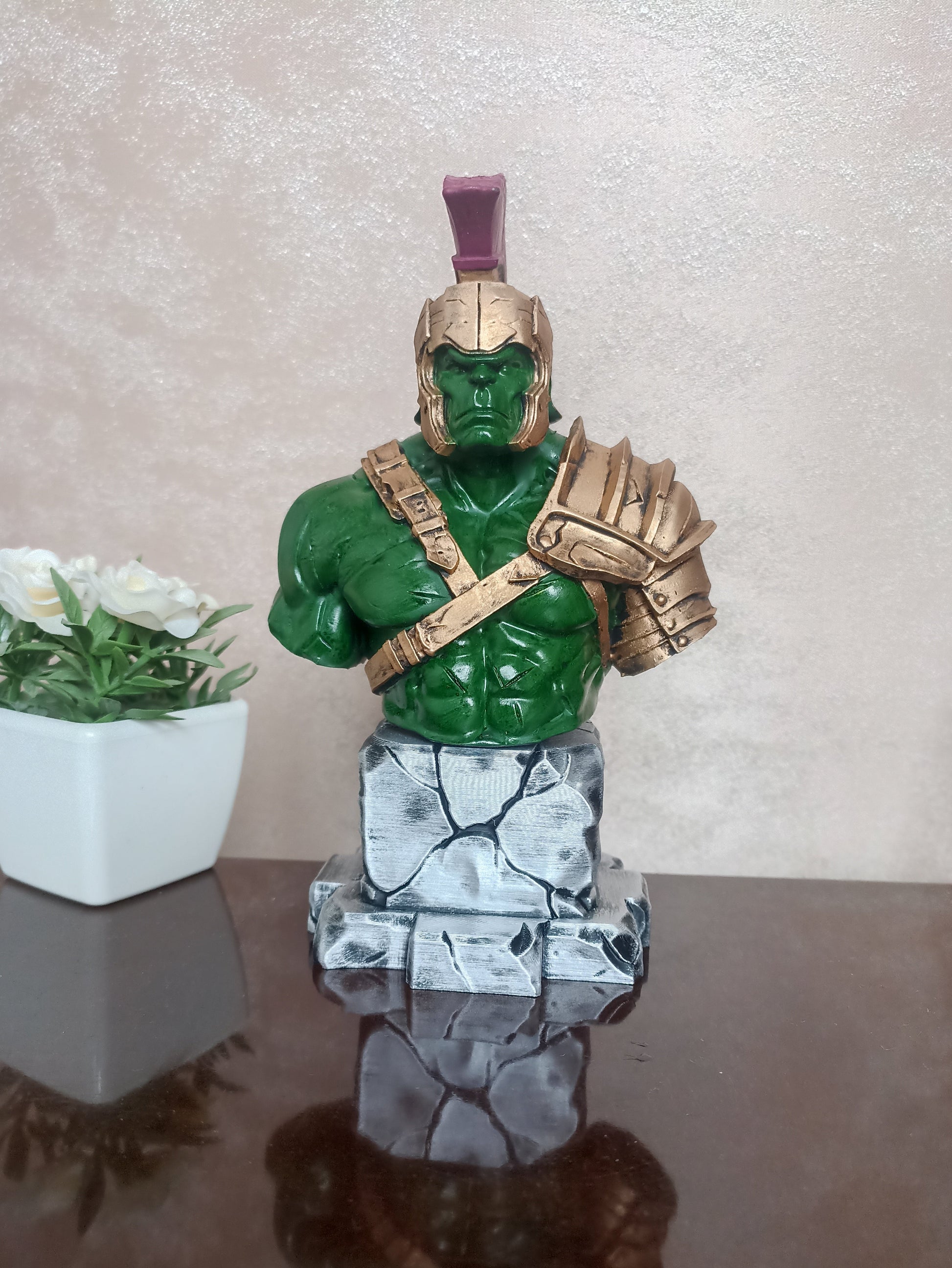  Planet Hulk resin statue display, Marvel fan art collector desk decoration gift