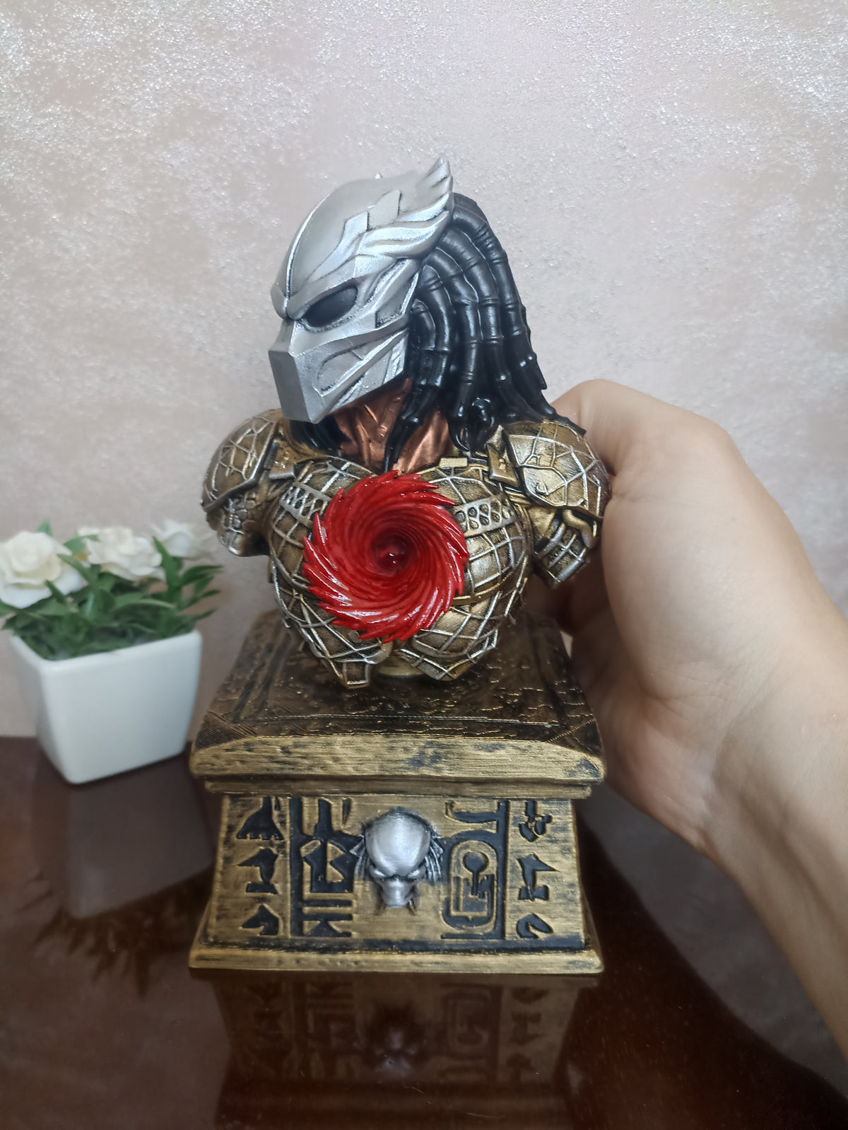 Cosmic Predator Bust, Fan Art Figure