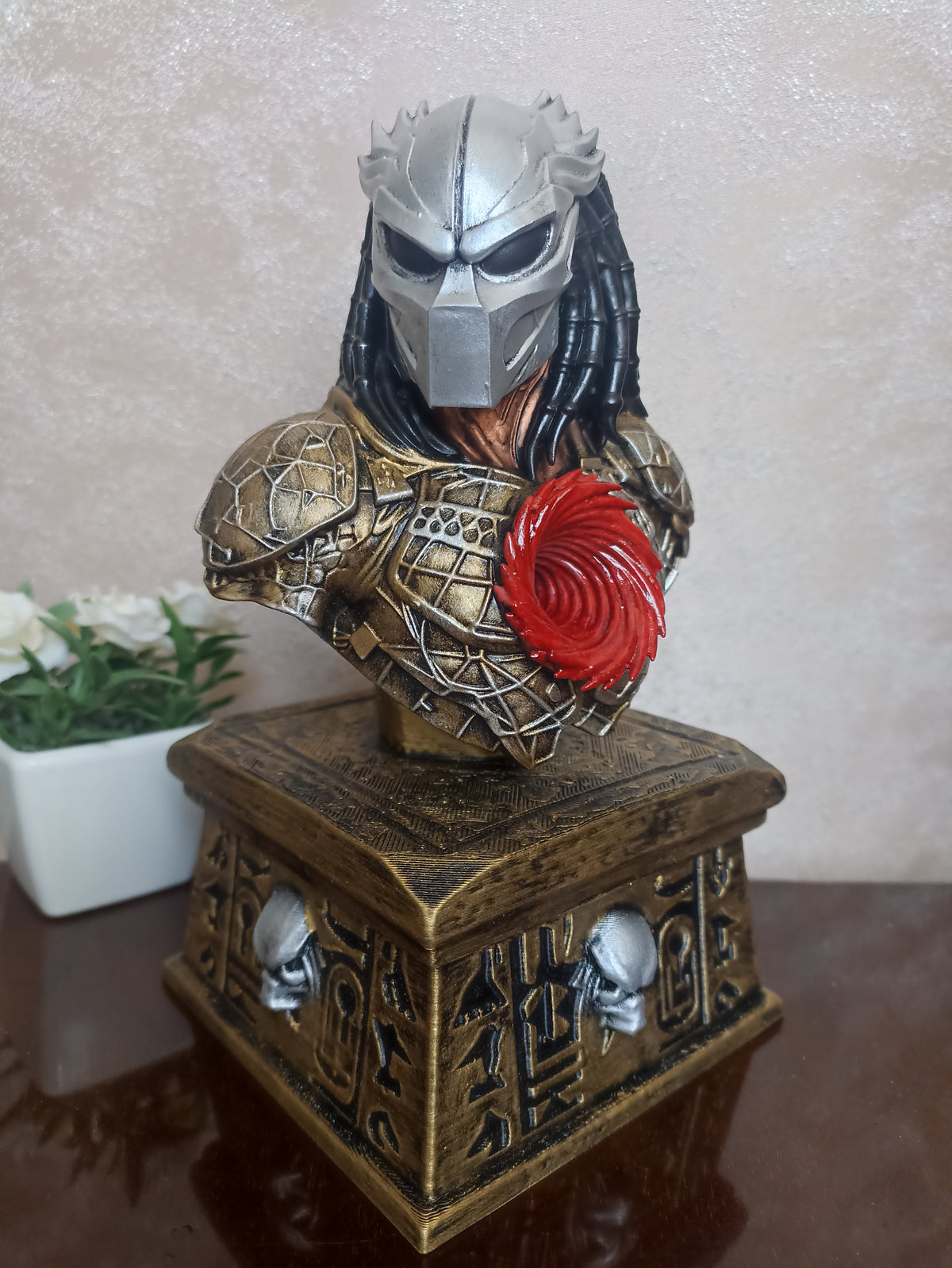 Cosmic Predator Bust, Fan Art Figure