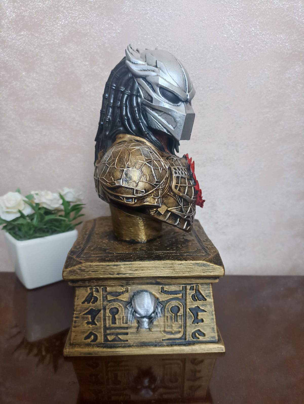 Cosmic Predator Bust, Fan Art Figure