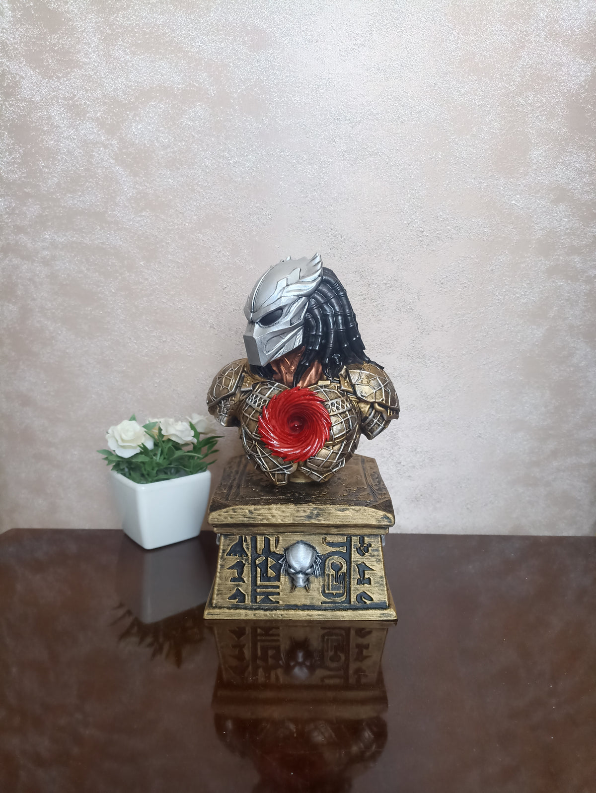 Cosmic Predator Bust, Fan Art Figure