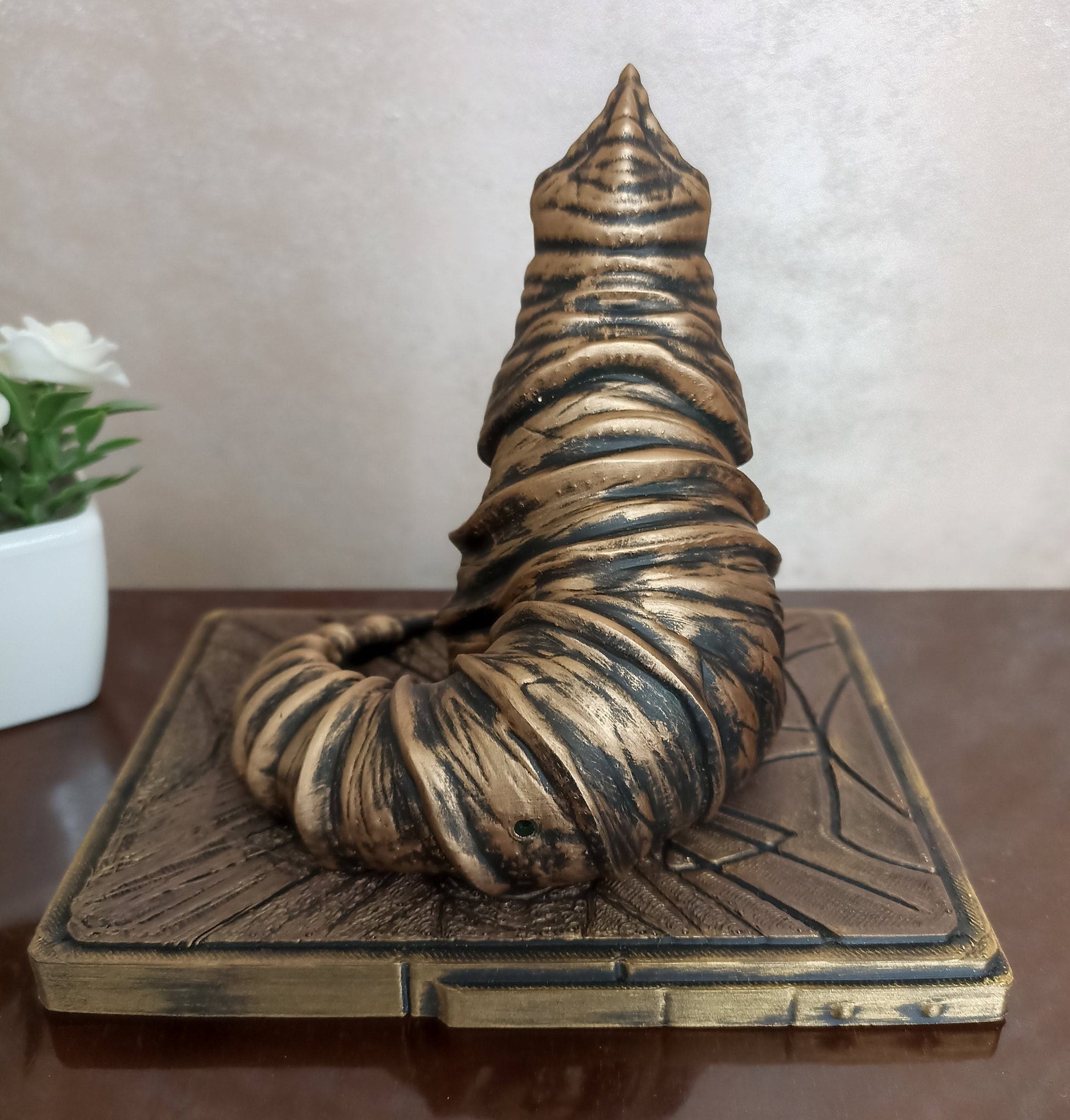 God Emperor of Dune Figure, Dune Sandworm Diorama