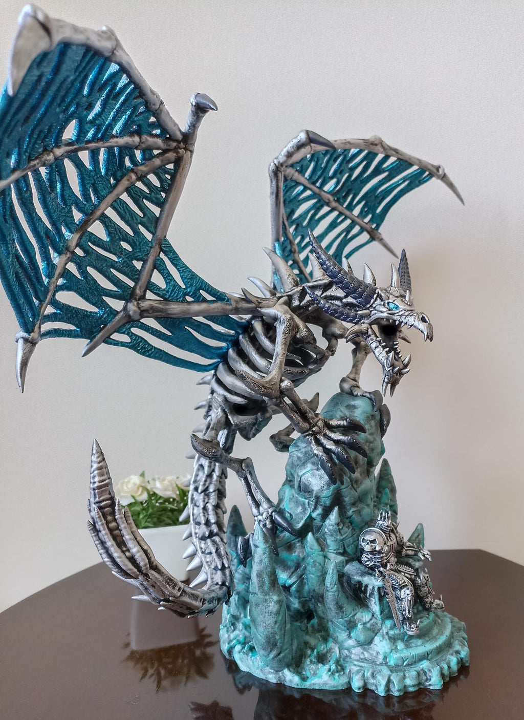 Lich King and Sindragosa Figure, Arthas On Throne