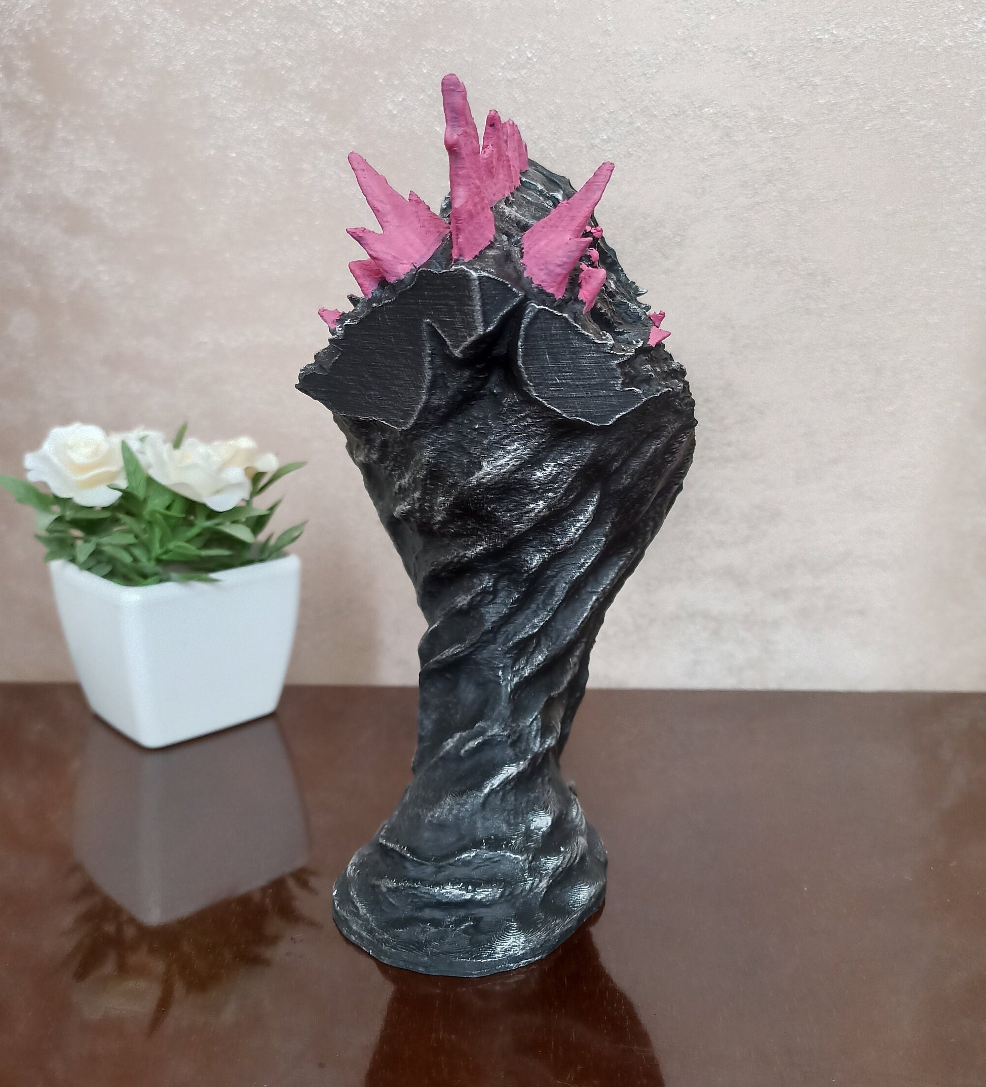 Godzilla Bust, The New Empire Statue