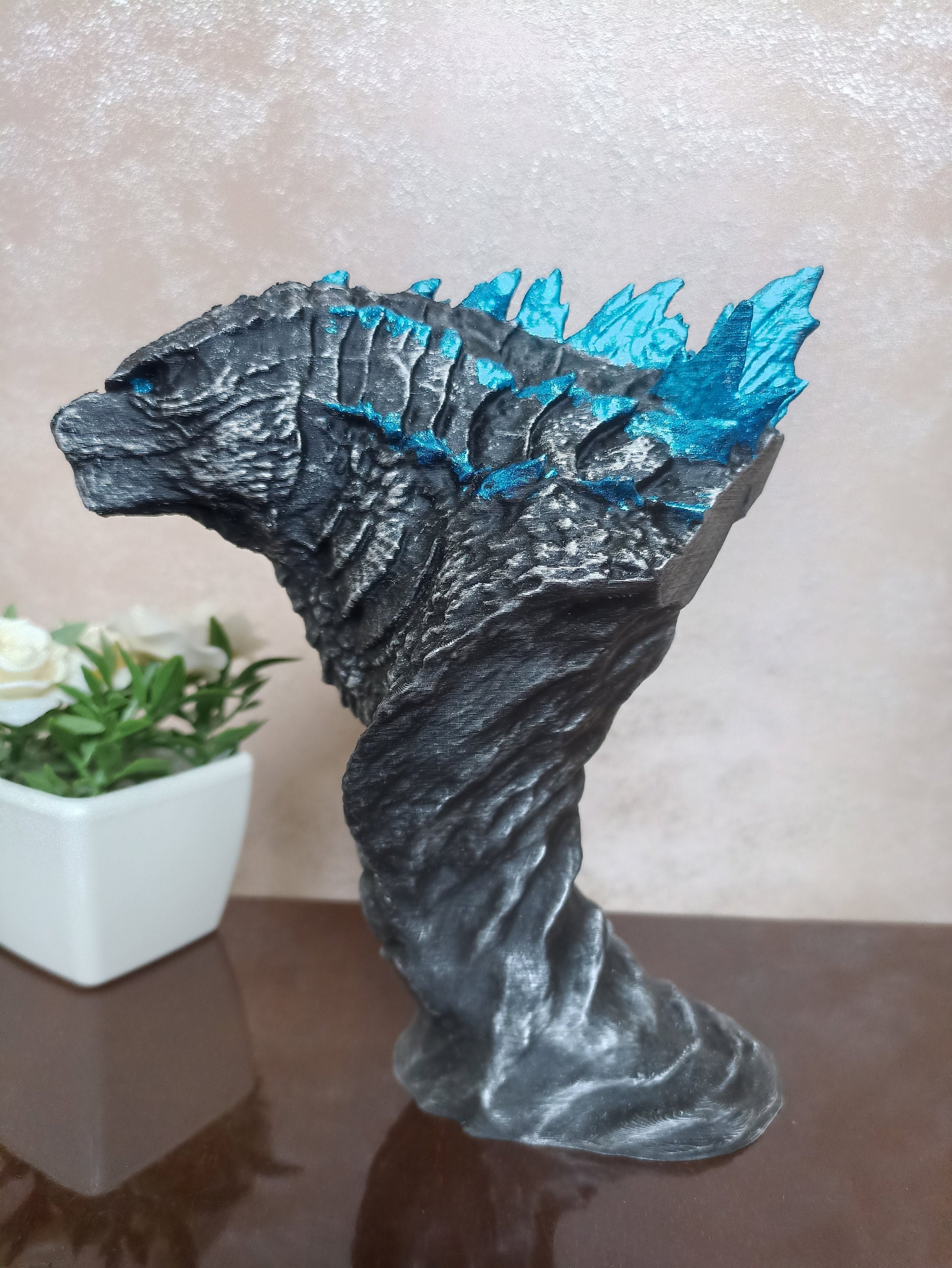 Godzilla Bust, The New Empire Statue