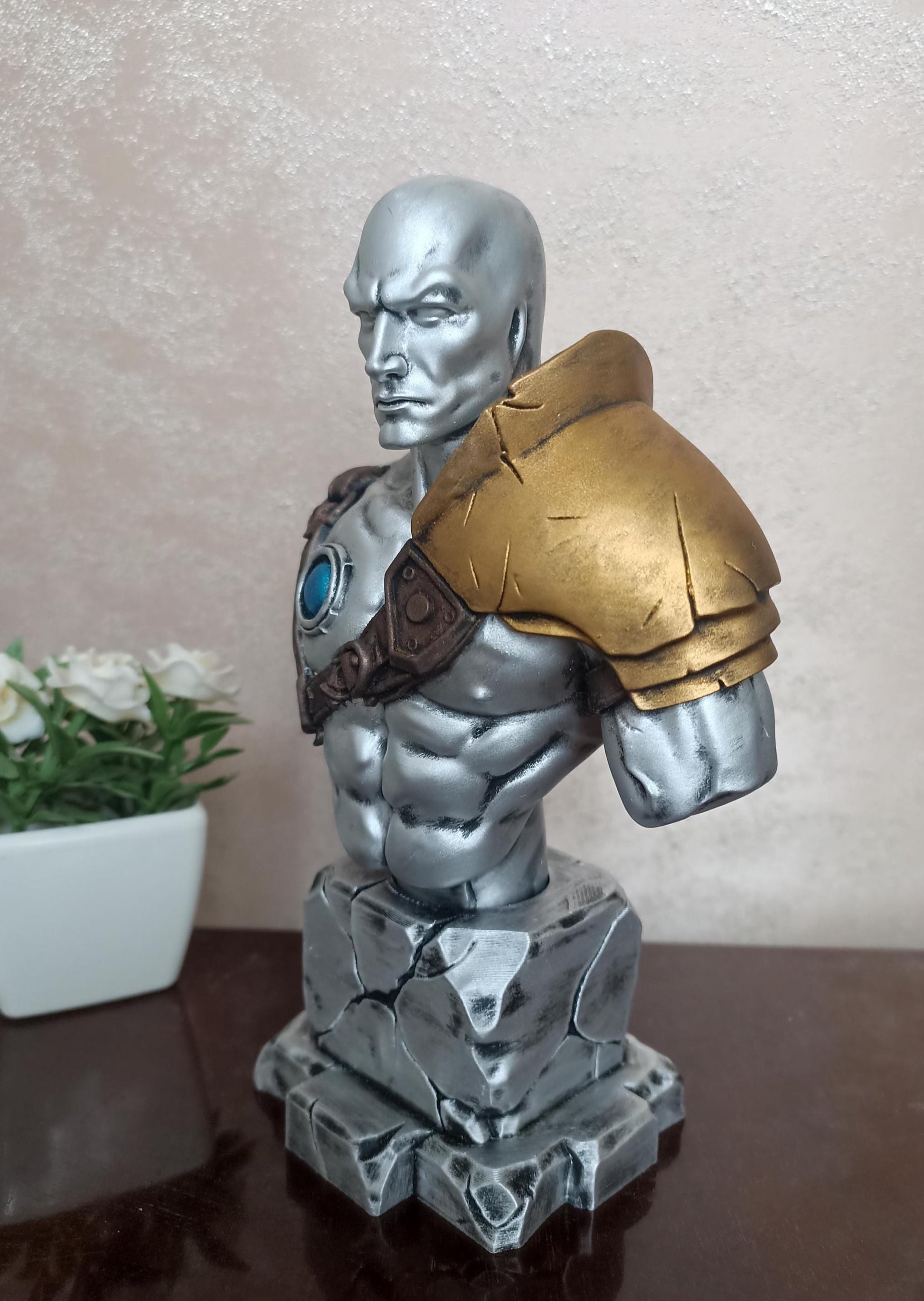 Silver Surfer bust side view