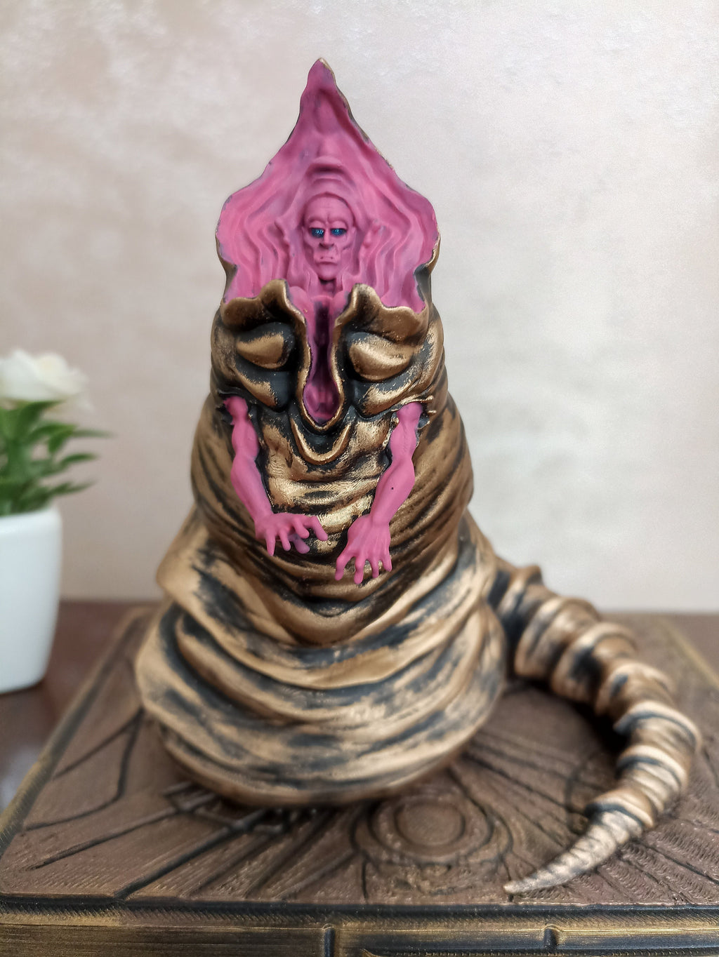 God Emperor of Dune Figure, Dune Sandworm Diorama