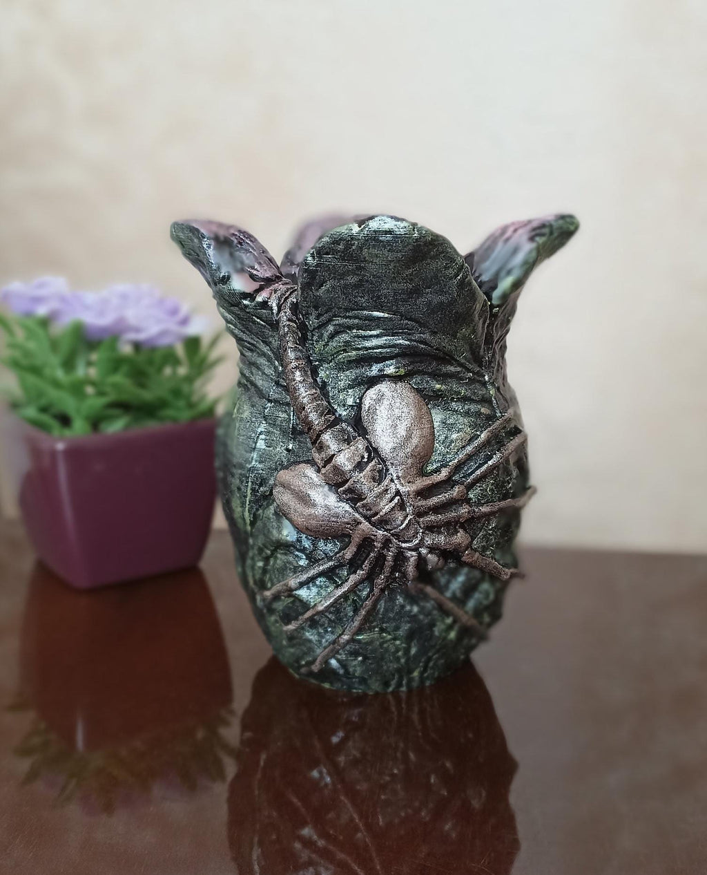 Alien Facehugger Egg Pen Holder