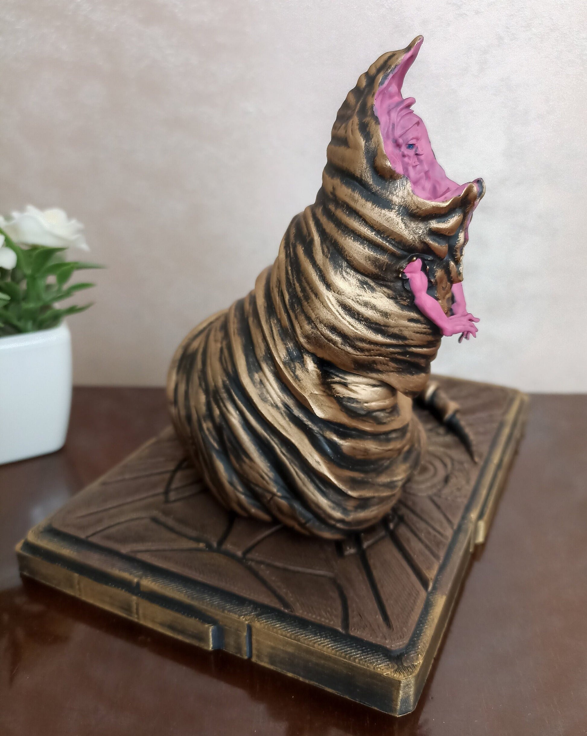 God Emperor of Dune Figure, Dune Sandworm Diorama